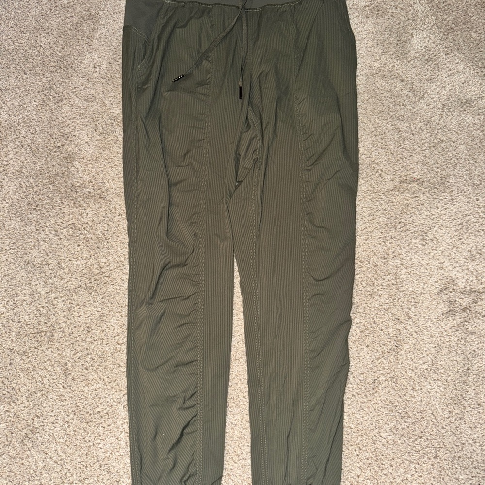 Lululemon dance studio joggers, full length